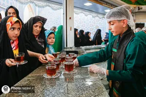 تشرف آتش نشان فداکار به حرم مطهر