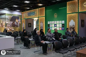 بازدید خادمان استاد دانشگاه از نمایشگاه رواق خدمت حرم مطهر رضوی

