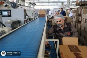 بازدید کارکنان آستان قدس از شرکت صنایع غذایی رضوی