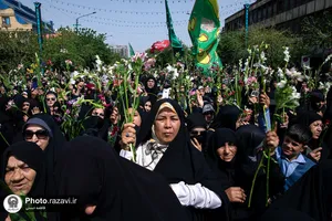 گلباران حرم مطهر رضوی در روز میلاد حضرت معصومه سلام الله علیها
