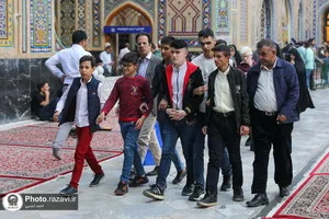 تشرف جمعی از نابینایان به حرم مطهر رضوی