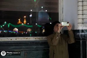 حال و هوای حرم مطهر رضوی در شب میلاد امیرالمومنین علی علیه&zwnj;السلام