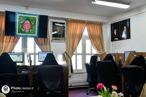 پاسخگویی تلفنی مدیر توسعه وقف و مشارکت های اجتماعی آستان قدس رضوی به مخاطبان سامانه ١٣٨