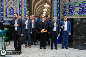 تشرف معاونین توسعه مدیریت و منابع استانداری&zwnj;های کشور به حرم مطهر رضوی