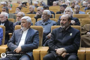 آیین رونمایی از کتاب &laquo;متوَلّد چهل و دو&raquo; در حرم مطهر امام رضا علیه&zwnj;السلام