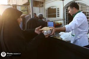 زائران حرم امامین عسکریین مهمان سفره امام رضا علیه&zwnj;السلام-2