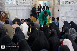 تشرف جمعی از روشن&zwnj;دلان به حرم مطهر رضوی