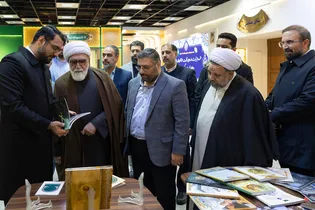بازدید تولیت آستان قدس رضوی از نمایشگاه رواق خدمت