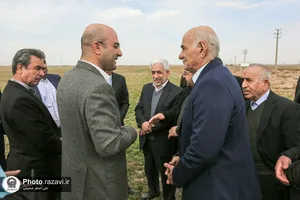 بازدید وزیر منابع آب عراق از مزرعه نمونه آستان قدس رضوی