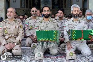 اهدا پرچم متبرک حرم امام حسین(علیه&zwnj;السلام) به حرم مطهر رضوی