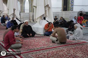 حال و هوای حرم مطهر رضوی در شب شهادت امام محمد باقر علیه&zwnj;السلام