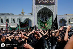 حرم مطهر رضوی در روز شهادت امام رضا علیهم&zwnj;السلام