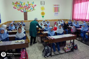توزیع صبحانه گرم در دبستان دخترانه شهید عامل مشهد