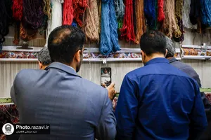 بازدید کارکنان حرم مطهر از شرکت فرش آستان قدس رضوی