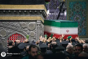 طواف پیکر رهبر شهید