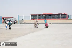 پذیرایی از مهاجران افغانستانی در مرز دوغارون