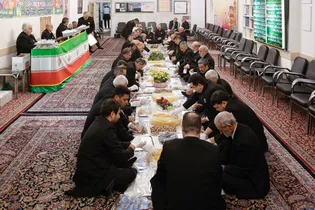 بسته‌بندی و توزیع ۱۰ هزار بسته نبات متبرک در دهه کرامت