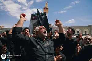 عزاداری روز عاشورای حسینی در حرم مطهر رضوی