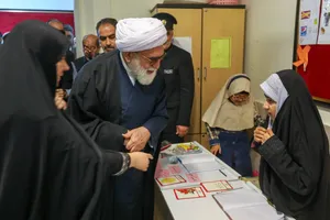حضور تولیت آستان قدس رضوی در جمع دانش آموزان نابینای مشهدی