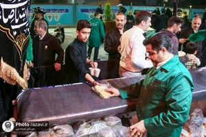 افطاری ماه مبارک رمضان در خیابان آیت الله واعظ طبسی
