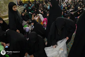 خدمت&zwnj;رسانی خدمه خواهر بارگاه منور رضوی در شب&zwnj;های قدر