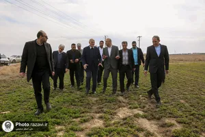 بازدید وزیر منابع آب عراق از مزرعه نمونه آستان قدس رضوی