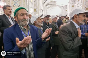 تشرف سالمندان سراسر کشور به حرم مطهر رضوی