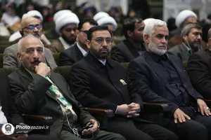 تصاویری از شهید مالک رحمتی در حرم مطهر رضوی