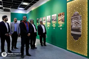 بازدید جمعی از مسئولین حرم امام حسین علیه السلام از نمایشگاه رواق خدمت