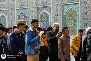 تشرف کاروان نوجوانان زیارت اولی به حرم مطهر رضوی