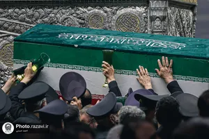 طواف پیکر رهبر شهید