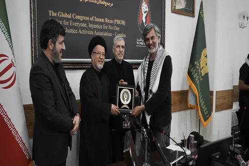 حیرت مسلمانان لندن از حماسه سازی مردم ایران در تشییع رهبر شهید