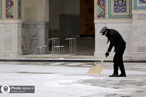 بارش برف در حرم مطهر رضوی