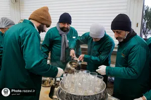 حضور جمعی از ذاکران اهل بیت در چایخانه حضرت رضا(علیه&zwnj;السلام)