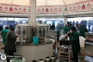 به صرف چای کنار حضرت