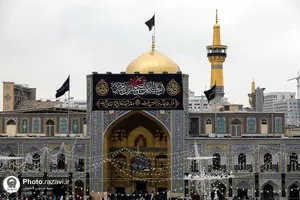 سیاه&zwnj;پوشی حرم مطهر رضوی در آستانه شهادت امام صادق علیه&zwnj;السلام