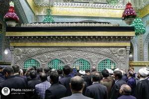 غبارروبی ضریح مطهر رضوی در آستانه دهه &laquo;ولایت و امامت&raquo;