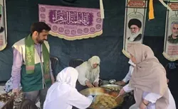 پخت ۱۲ هزار نان سنتی کرمان برای زائران مراسم تشییع رهبر شهید