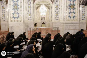 تشرف دانشجویان جدیدالورود پزشکی و پیراپزشکی به حرم مطهر رضوی