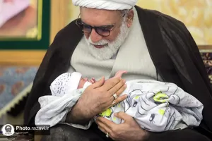 قرائت اذان و اقامه برای نوزادان تازه متولد شده توسط تولیت آستان قدس رضوی