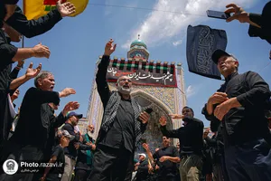 عزاداری روز عاشورای حسینی در حرم مطهر رضوی