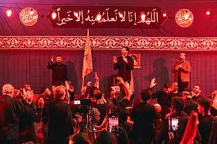 اجتماع مردم در میدان دکتر شریعتی در آستانه تشییع رهبر شهید انقلاب