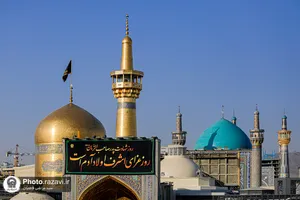 نصب کتیبه&zwnj;های شهادت امام حسن عسکری علیه&zwnj;السلام در حرم مطهر رضوی