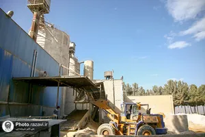 بازدید کارکنان آستان قدس رضوی از کارخانه هبلکس رضوی