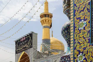 نصب کتیبه‌های شهادت جوادلائمه علیه‌السلام در حرم مطهر رضوی