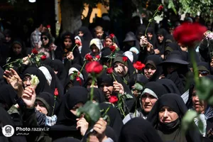 گلباران حرم مطهر رضوی در روز میلاد حضرت معصومه سلام الله علیها