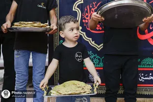 تجلیل از مواکب اربعین حسینی توسط خدام حرم مطهر رضوی