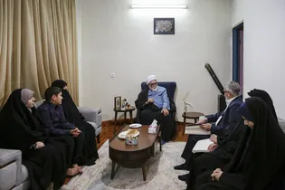 دیدار تولیت آستان قدس رضوی با خانواده روشندل نخبه