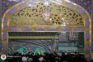 حال و هوای حرم مطهر رضوی در شب مبعث