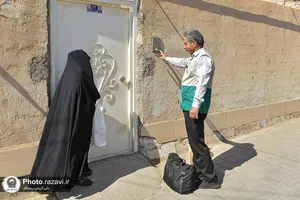 اهدای بسته&zwnj;های معیشتی به خانواده&zwnj;های احسان پذیر شهرستان خلیل آباد